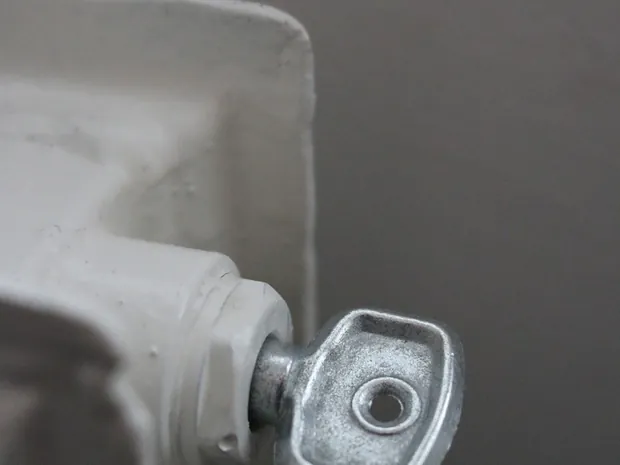 Thermostatventil eines Heizkoerpers aus der Naehe